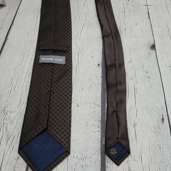 Michael Kors Brown Silk Geometric Silk Tie - Picture 4 of 7